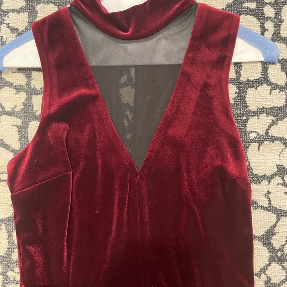 Women's Burgundy Velvet Choker Skater Dress - Picture 6 of 10